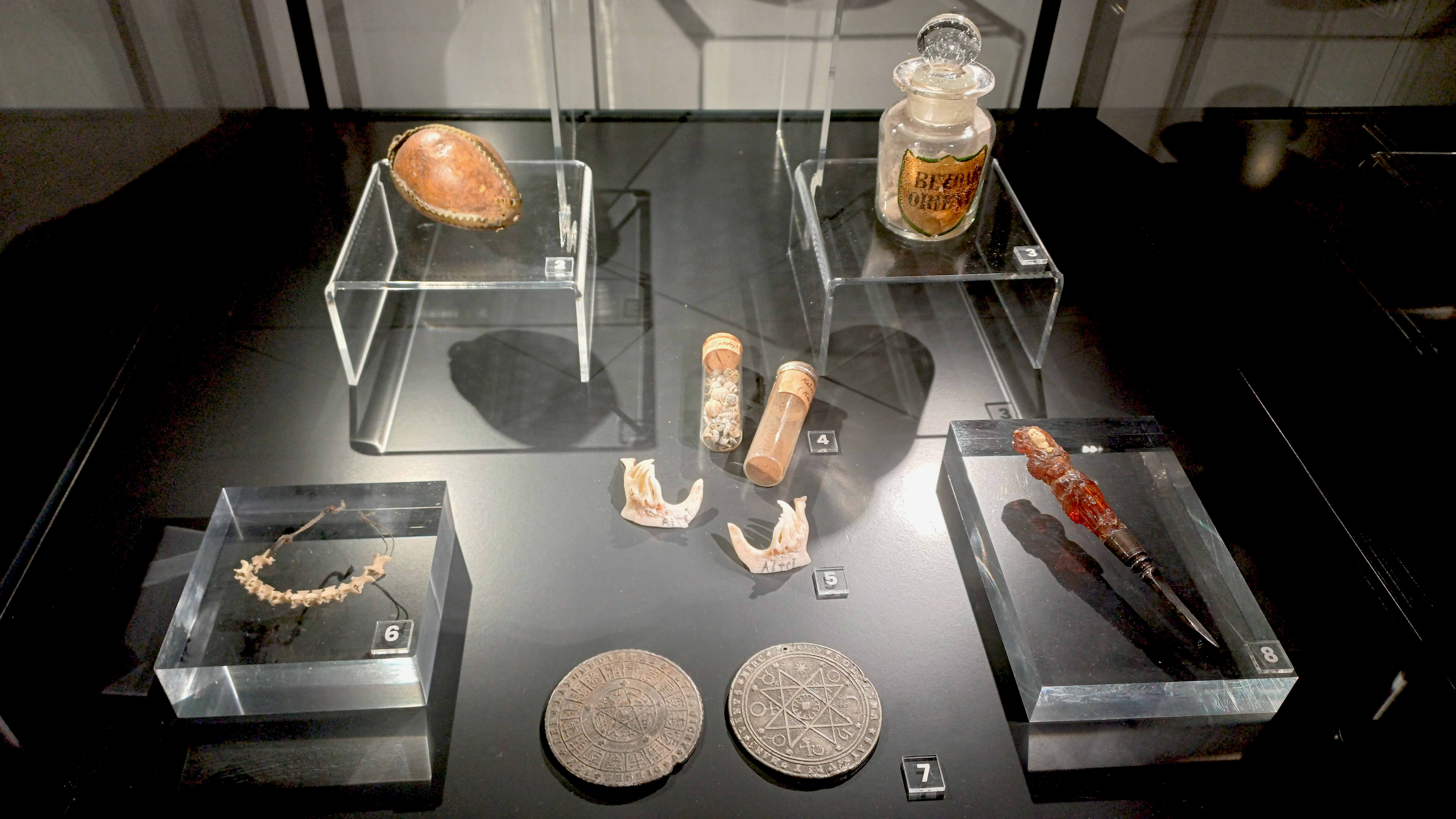 800 Jahre Aberglauben und Maggie